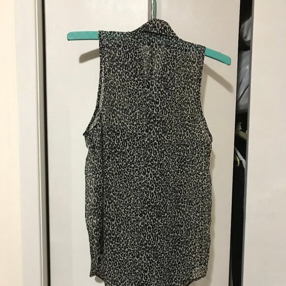 Ardene Ladies Animal Print Blouse Size Medium - Picture 3 of 3